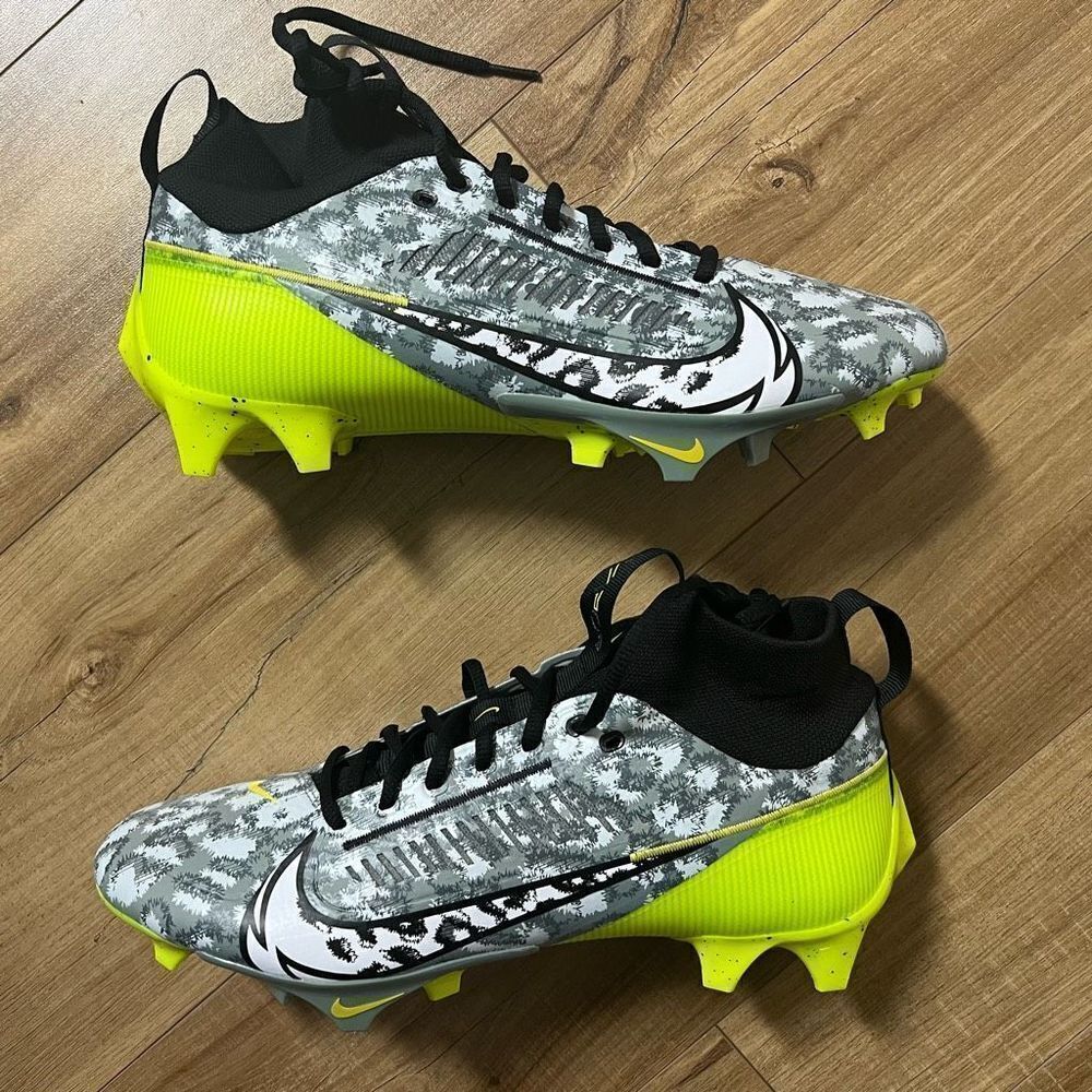 Nike Vapor Edge Pro 360 2 Volt Football Cleats FB8443-703 Men’s Size 10